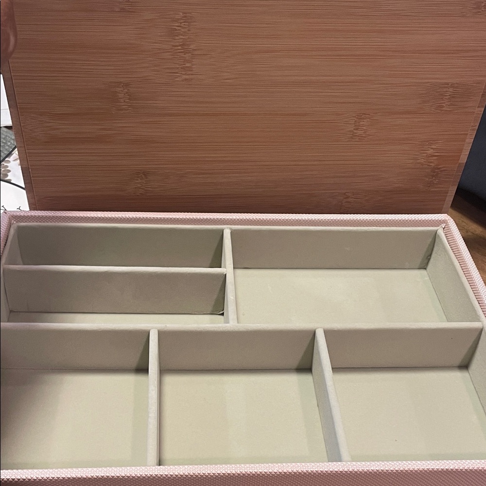 Bamboo Jewelry Organizer with 6 Cream Compartments